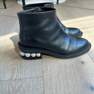 Nicholas Kirkwood boots in black